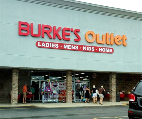 Burke's outlet - From the outside this has the look of a really big Burke's Outlet. It also shares space with Home Centric (the home décor version of Burke's). The one thing I really liked about this store is that it was spaced out nicely. Some of these outlet style stores (think Ross, Marshalls, etc) can really pack stuff in and make it hard to see what they ... 